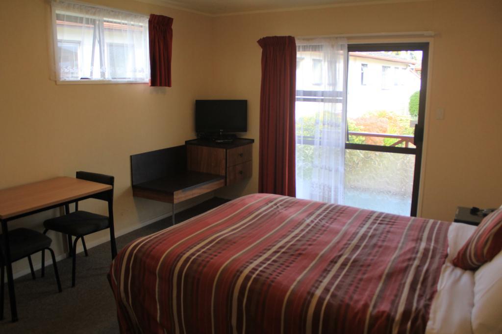 Coronation Court Motel New Plymouth Buitenkant foto
