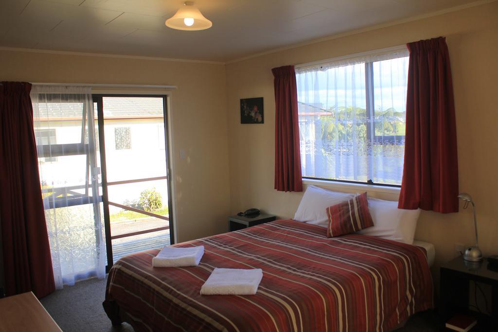 Coronation Court Motel New Plymouth Buitenkant foto
