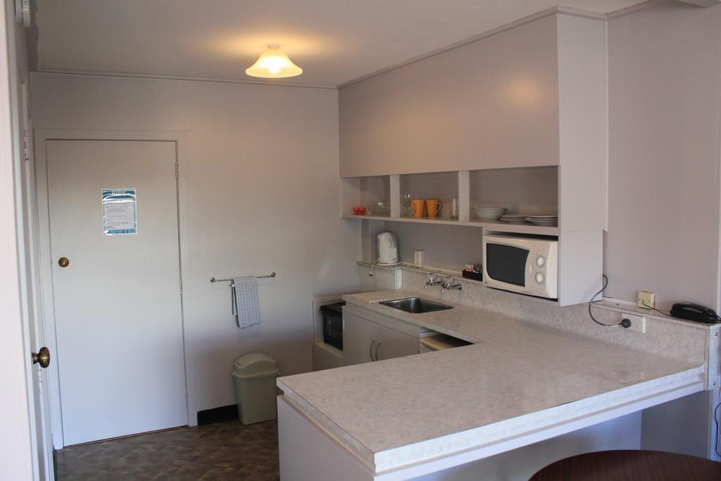 Coronation Court Motel New Plymouth Buitenkant foto