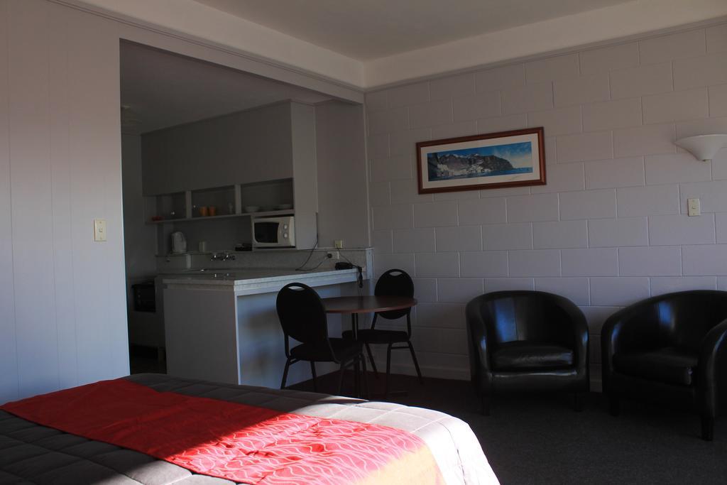 Coronation Court Motel New Plymouth Buitenkant foto
