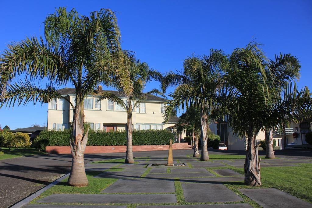 Coronation Court Motel New Plymouth Buitenkant foto