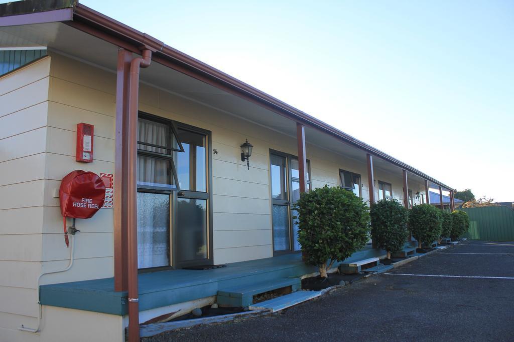 Coronation Court Motel New Plymouth Buitenkant foto